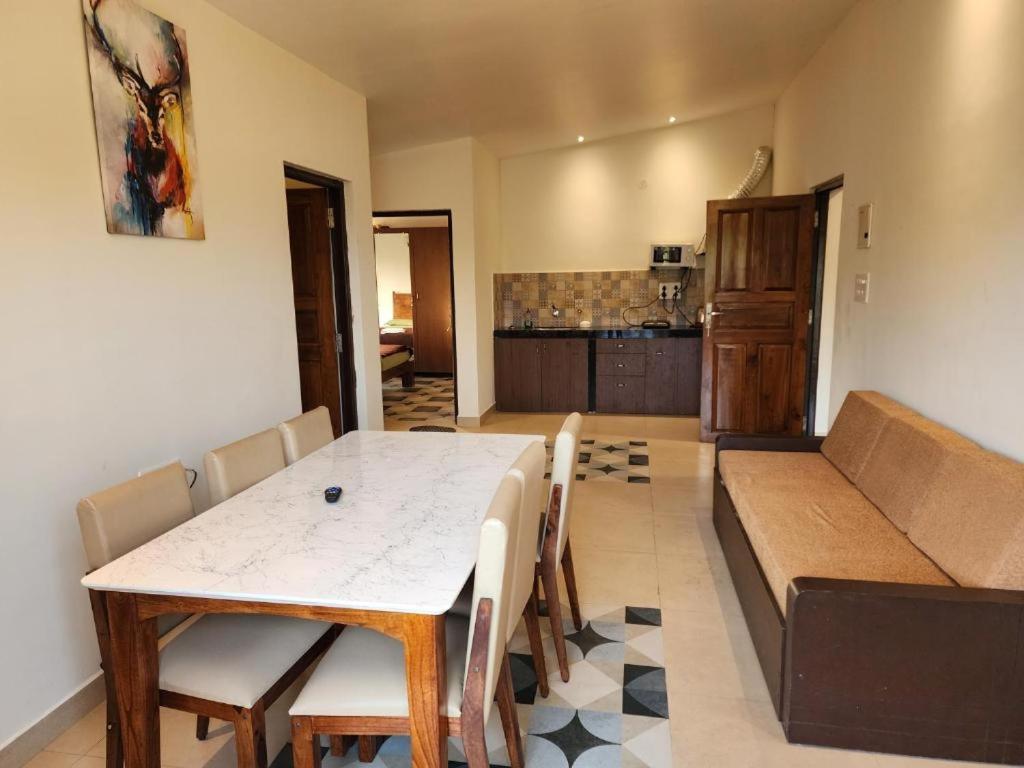 Coastal Suites Apart Hotel ---- 8 Minutes Walk To Beach Benaulim Exterior foto